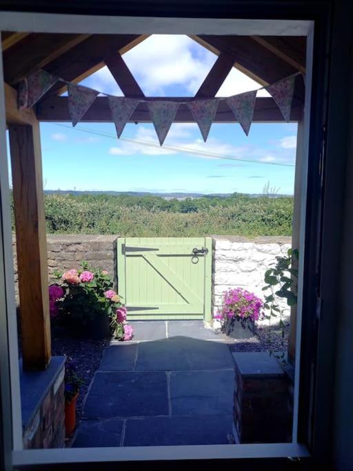 Cosy 2 Bed Cottage Between Snowdonia And The SeaLlandegai エクステリア 写真