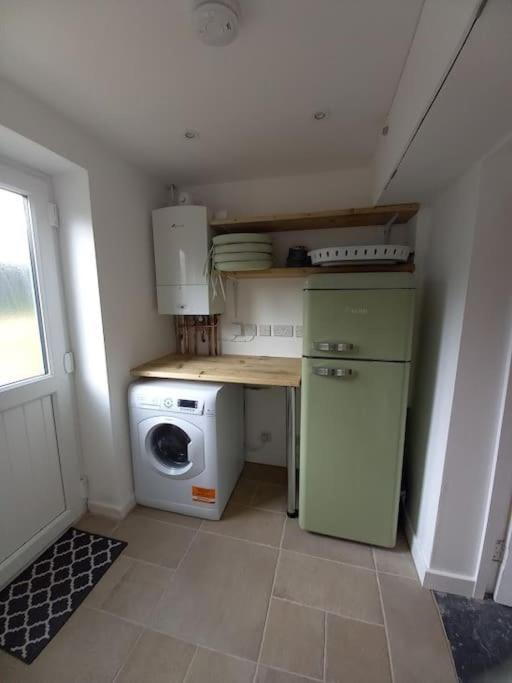 Cosy 2 Bed Cottage Between Snowdonia And The SeaLlandegai エクステリア 写真