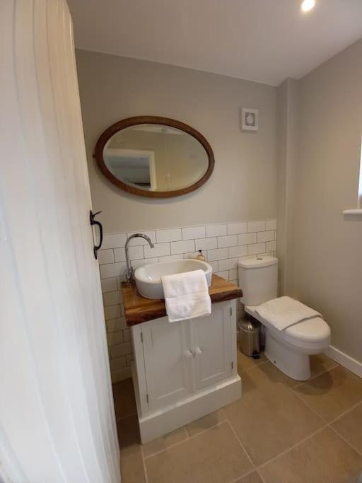 Cosy 2 Bed Cottage Between Snowdonia And The SeaLlandegai エクステリア 写真
