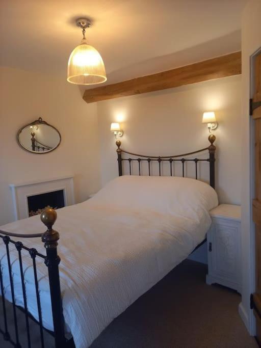 Cosy 2 Bed Cottage Between Snowdonia And The SeaLlandegai エクステリア 写真