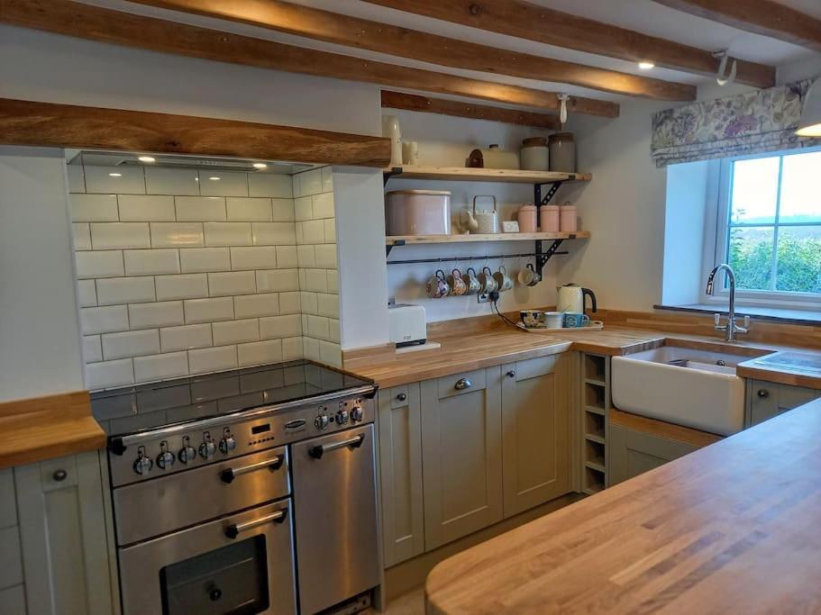 Cosy 2 Bed Cottage Between Snowdonia And The SeaLlandegai エクステリア 写真